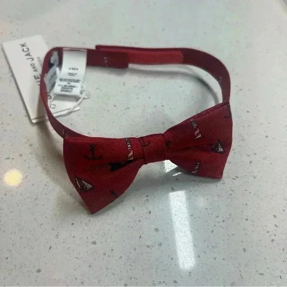 JANIE AND JACK | Nautical Bow Tie | Red & Navy | Ages 2–5 Years - Picture 1 of 4